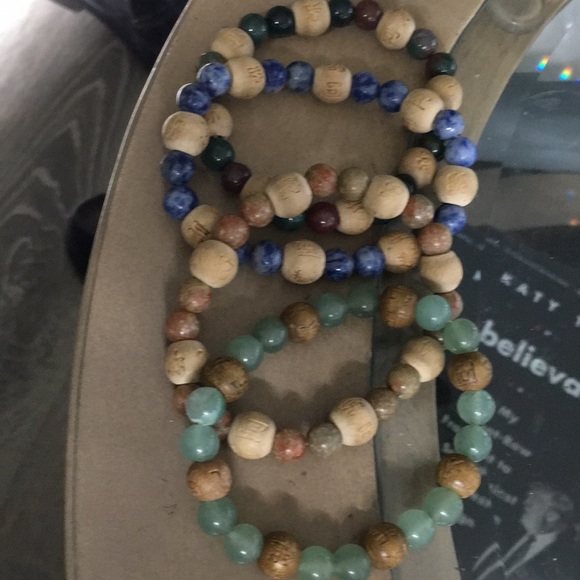 Jewelry - 🌹Lapis and Carved Wood Bead Bracelet